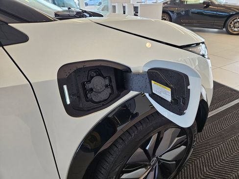 Used 2023 Nissan Ariya image 34