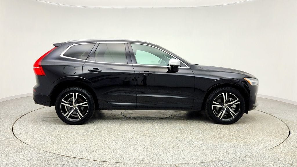 Used 2018 Volvo XC60 T6 R-Design w/ Convenience Package AWD/4WD image 4