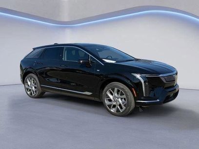 New 2025 Cadillac Optiq Luxury 2