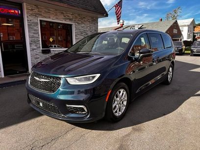 Used 2023 Chrysler Pacifica Touring-L