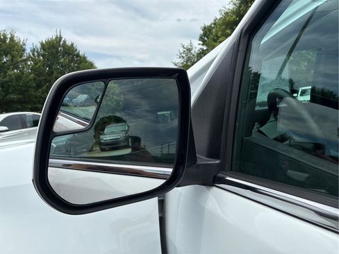 Used 2020 Chevrolet Colorado LT w/ Safety Package RWD image 28