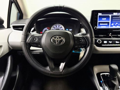 Used 2022 Toyota Corolla LE image 18