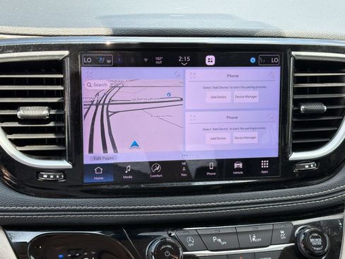Used 2023 Chrysler Pacifica Limited FWD image 18