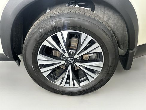 Used 2023 Nissan Rogue SV AWD/4WD image 11