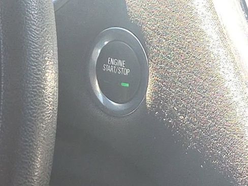 Used 2020 Chevrolet Malibu LT image 40