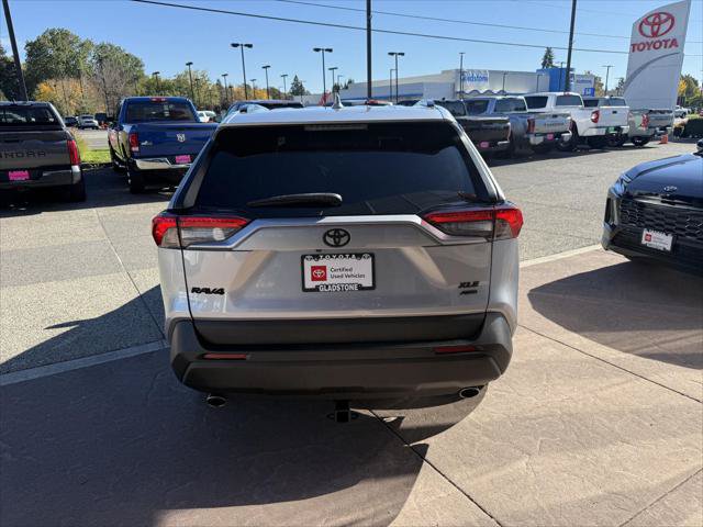 Certified 2022 Toyota RAV4 XLE Premium AWD/4WD image 6