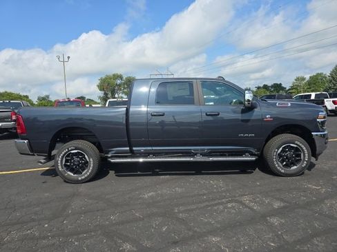 New 2026 RAM 2500 Laramie AWD/4WD image 8