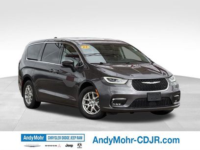Used 2023 Chrysler Pacifica Touring-L