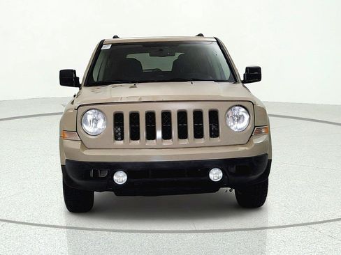 Used 2017 Jeep Patriot Sport FWD image 2