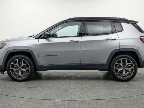 Used 2025 Jeep Compass Limited AWD/4WD image 5