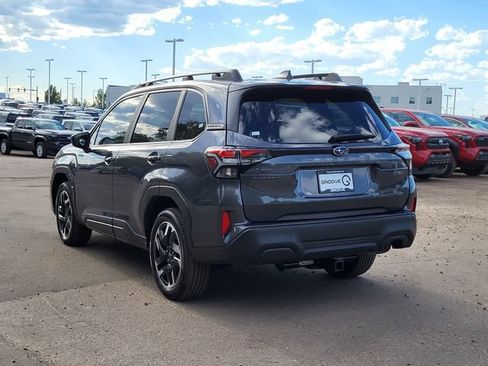 Used 2025 Subaru Forester Premium AWD/4WD image 3
