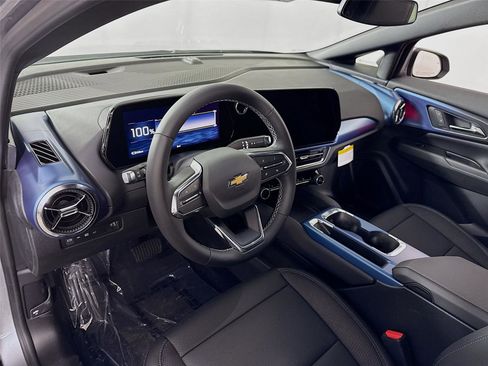 New 2026 Chevrolet Equinox EV LT image 4