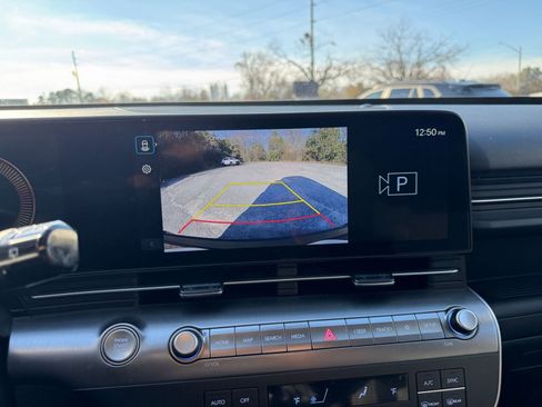 Used 2025 Hyundai Kona SEL image 17