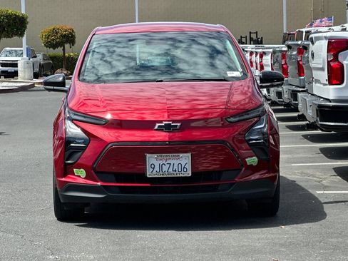 Used 2023 Chevrolet Bolt LT w/ Infotainment Package FWD image 10