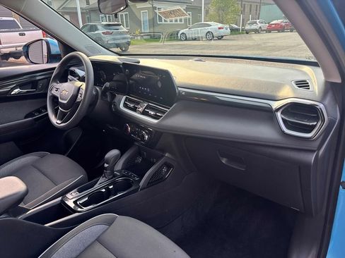 Used 2025 Chevrolet TrailBlazer LT AWD/4WD image 27