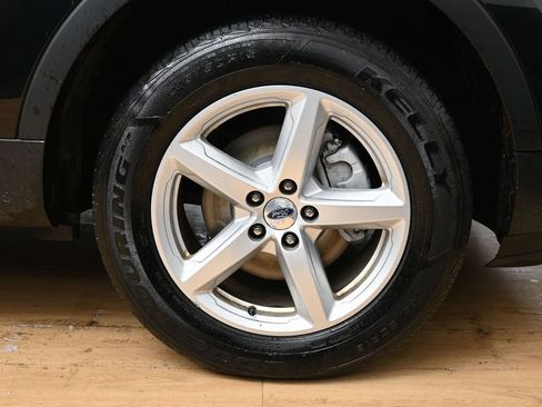 Used 2018 Ford Explorer Base w/ Class II Trailer Tow Package image 14