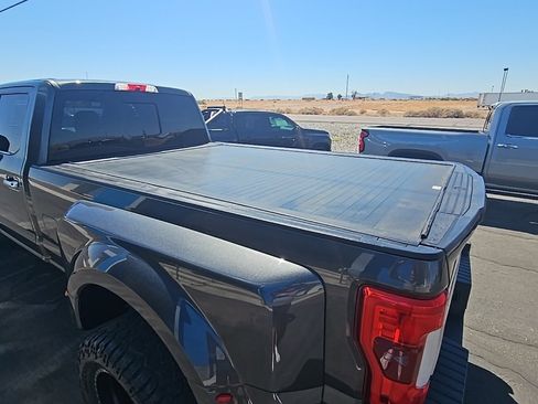 Used 2018 Ford F450 Platinum w/ Platinum Ultimate Package image 15