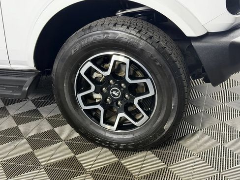 Used 2025 Ford Bronco Outer Banks AWD/4WD image 13