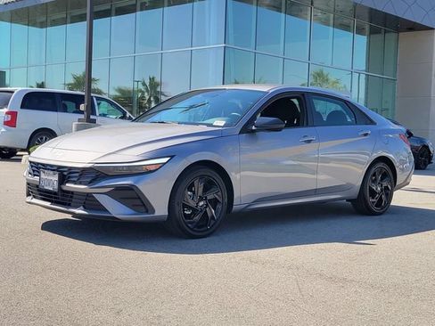 Certified 2026 Hyundai Elantra SEL w/ Cargo Package FWD image 2