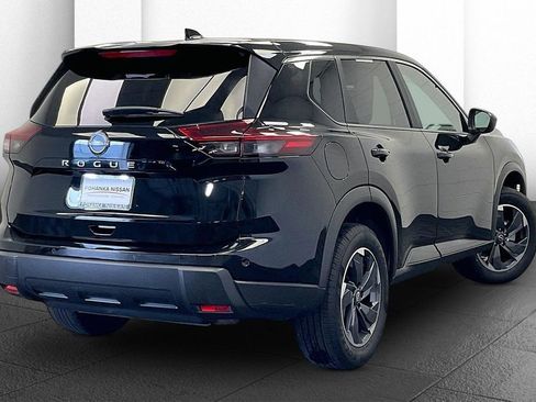 Used 2025 Nissan Rogue SV image 11