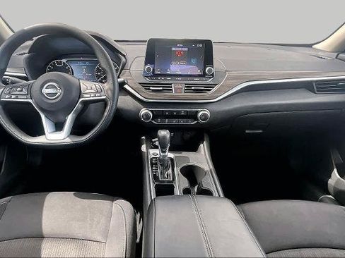 Certified 2025 Nissan Altima 2.5 SV FWD image 15