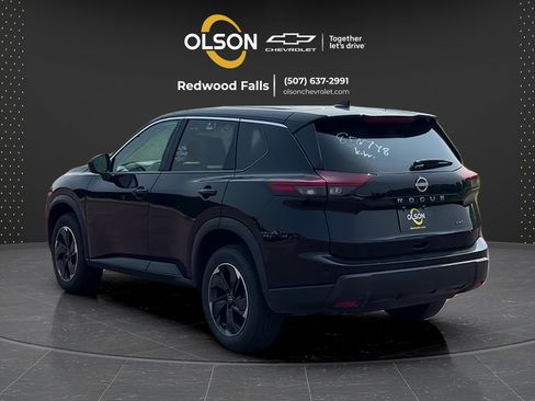 Used 2025 Nissan Rogue SV AWD/4WD image 3