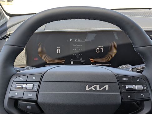 New 2026 Kia Sportage LX FWD image 32