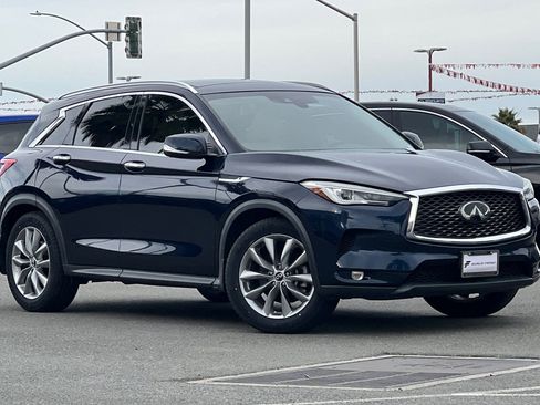 Used 2019 INFINITI QX50 Luxe w/ Navigation Package image 2