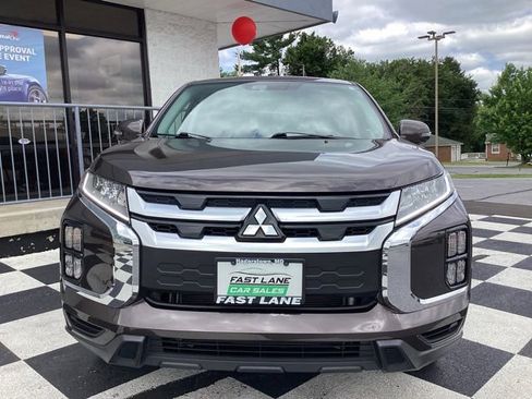 Used 2024 Mitsubishi Outlander Sport SE AWD/4WD image 3