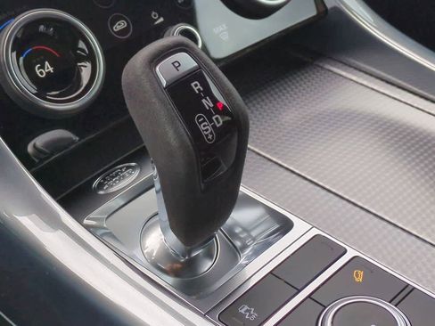 Used 2021 Land Rover Range Rover Sport HST image 32