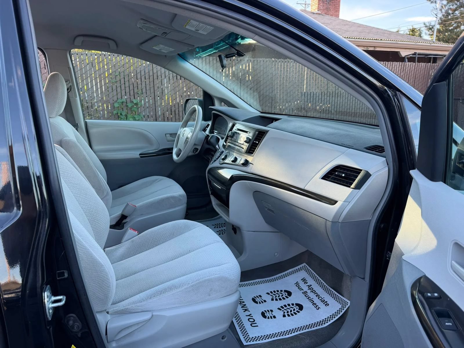 Used 2012 Toyota Sienna LE FWD image 14