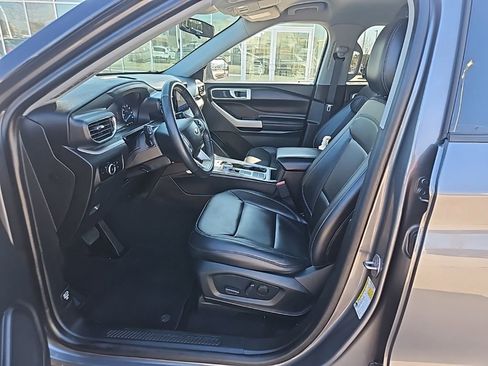 Used 2023 Ford Explorer XLT w/ Equipment Group 202A image 13