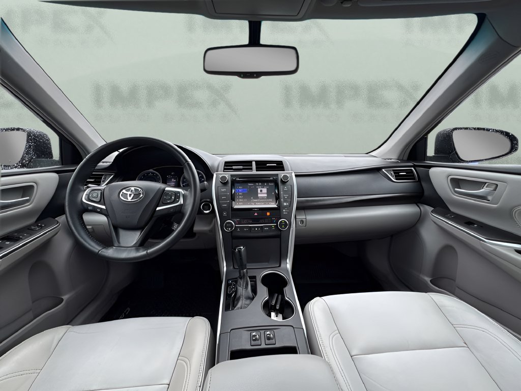 Used 2017 Toyota Camry XLE w/ Moonroof Package FWD image 12