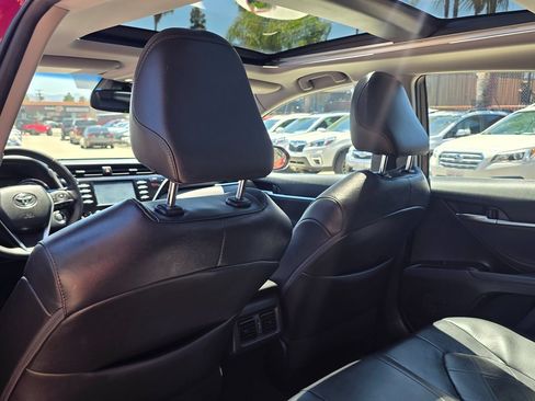 Used 2018 Toyota Camry XLE FWD image 24