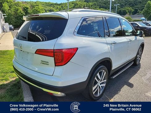 Used 2018 Honda Pilot Touring image 3