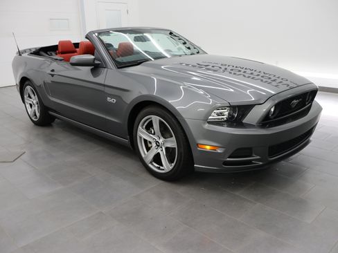Used 2014 Ford Mustang GT Premium RWD image 2