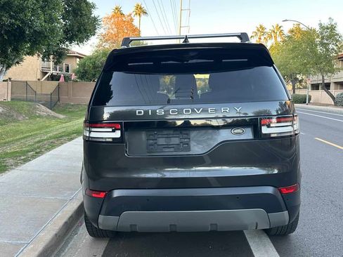 Used 2018 Land Rover Discovery SE image 7
