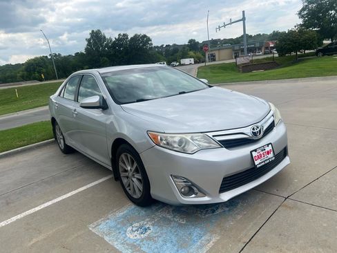Used 2014 Toyota Camry XLE FWD image 4