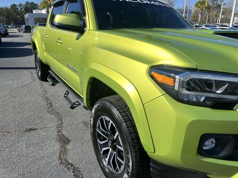 Used 2023 Toyota Tacoma TRD Sport image 2