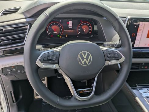 New 2026 Volkswagen Atlas Peak Edition AWD/4WD image 17