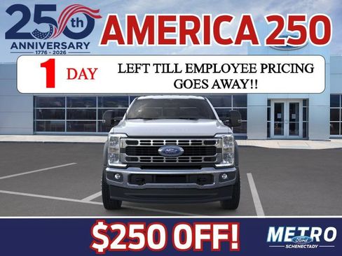 New 2026 Ford F550 4x4 Supercab Super Duty image 7