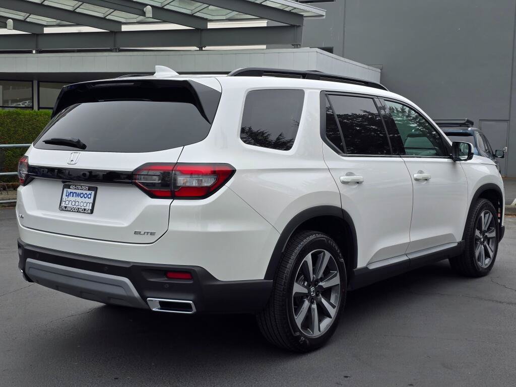 Certified 2024 Honda Pilot Elite image 11