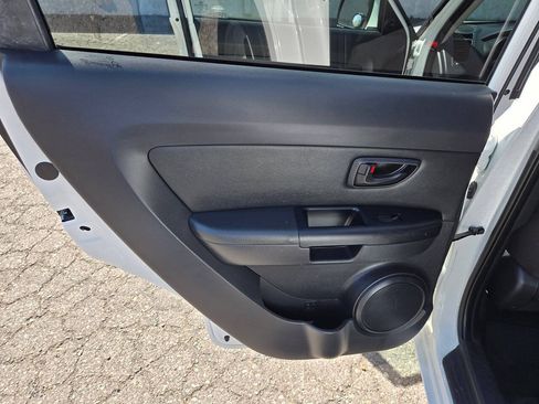Used 2013 Kia Soul FWD image 23