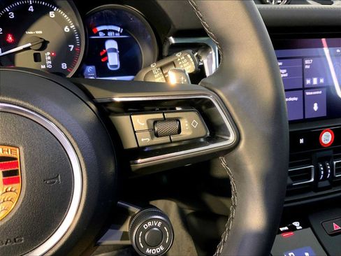Used 2026 Porsche Macan AWD/4WD image 29