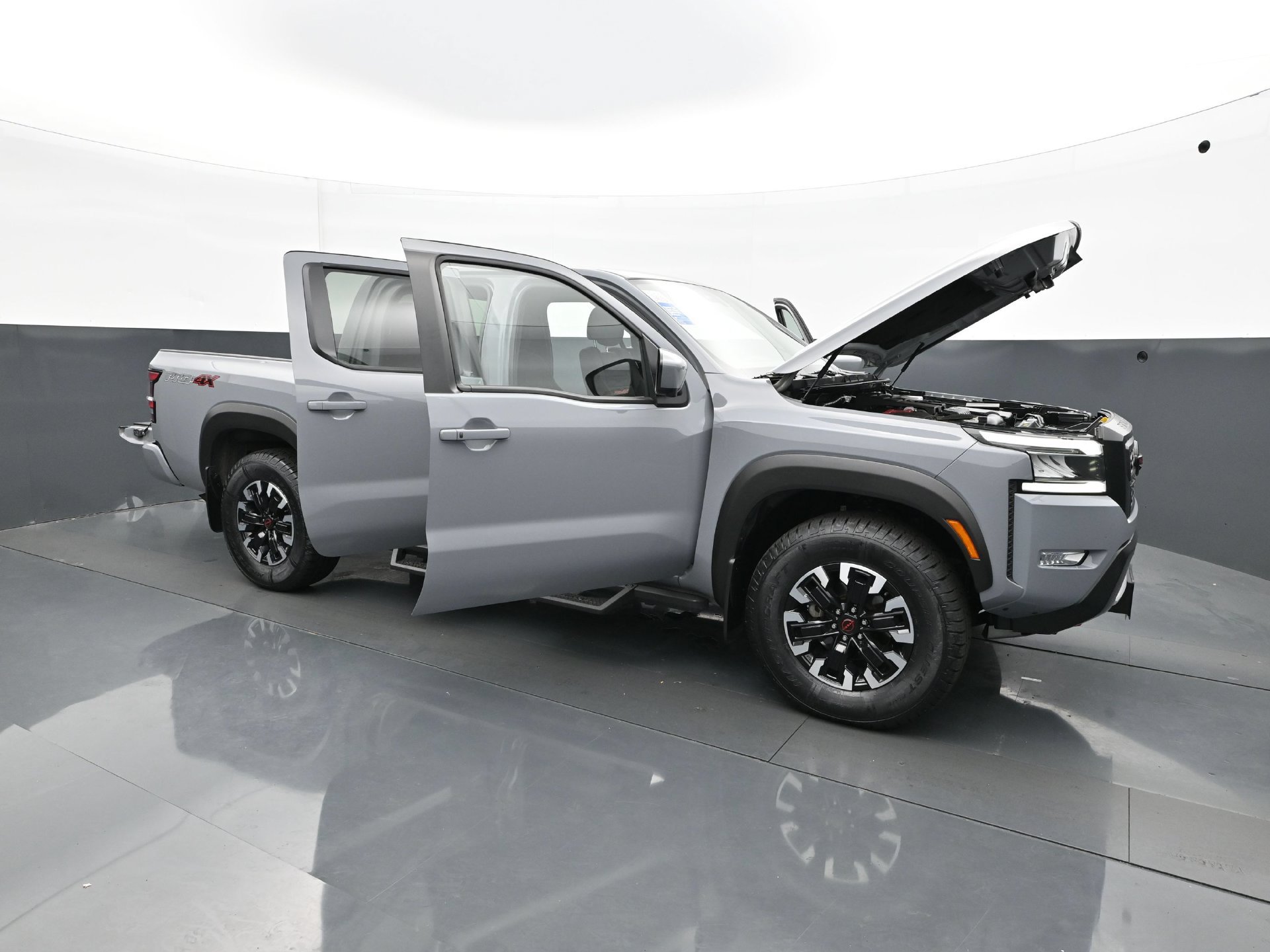 Used 2023 Nissan Frontier PRO-4X w/ Pro Convenience Package AWD/4WD image 42