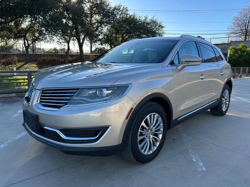 Used 2017 Lincoln MKX Select w/ Select Plus Package image 3