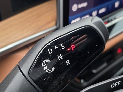 New 2026 Volkswagen Tiguan SEL R-Line image 19