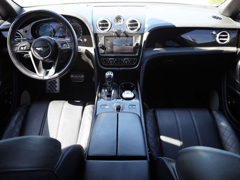 Used 2017 Bentley Bentayga AWD/4WD image 20