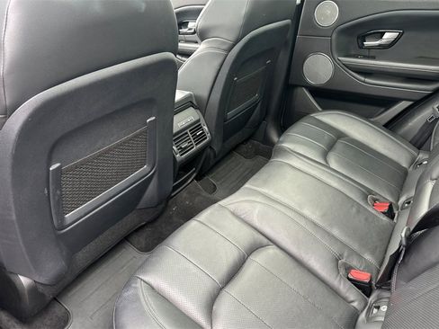 Used 2019 Land Rover Range Rover Evoque SE image 9