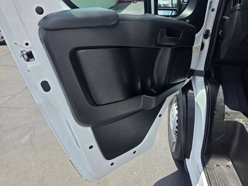 Used 2025 RAM ProMaster 2500 w/ Convenience Group FWD image 19
